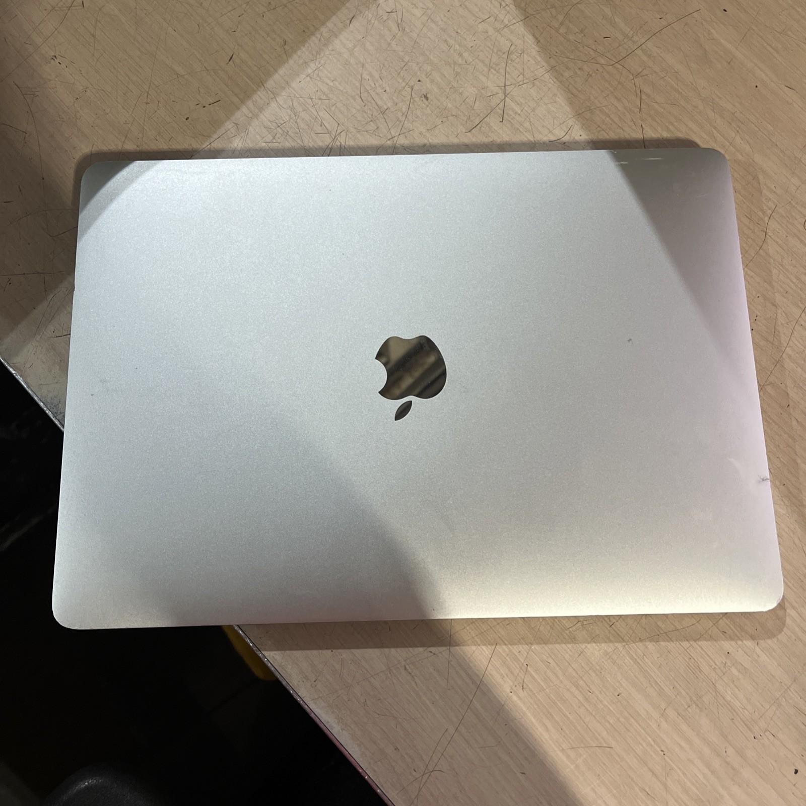 APPLE MACBOOK PRO 13″ TOUCH/MID-2017 CORE I5-7267U 3.1GHZ 8GB RAM 256SSD