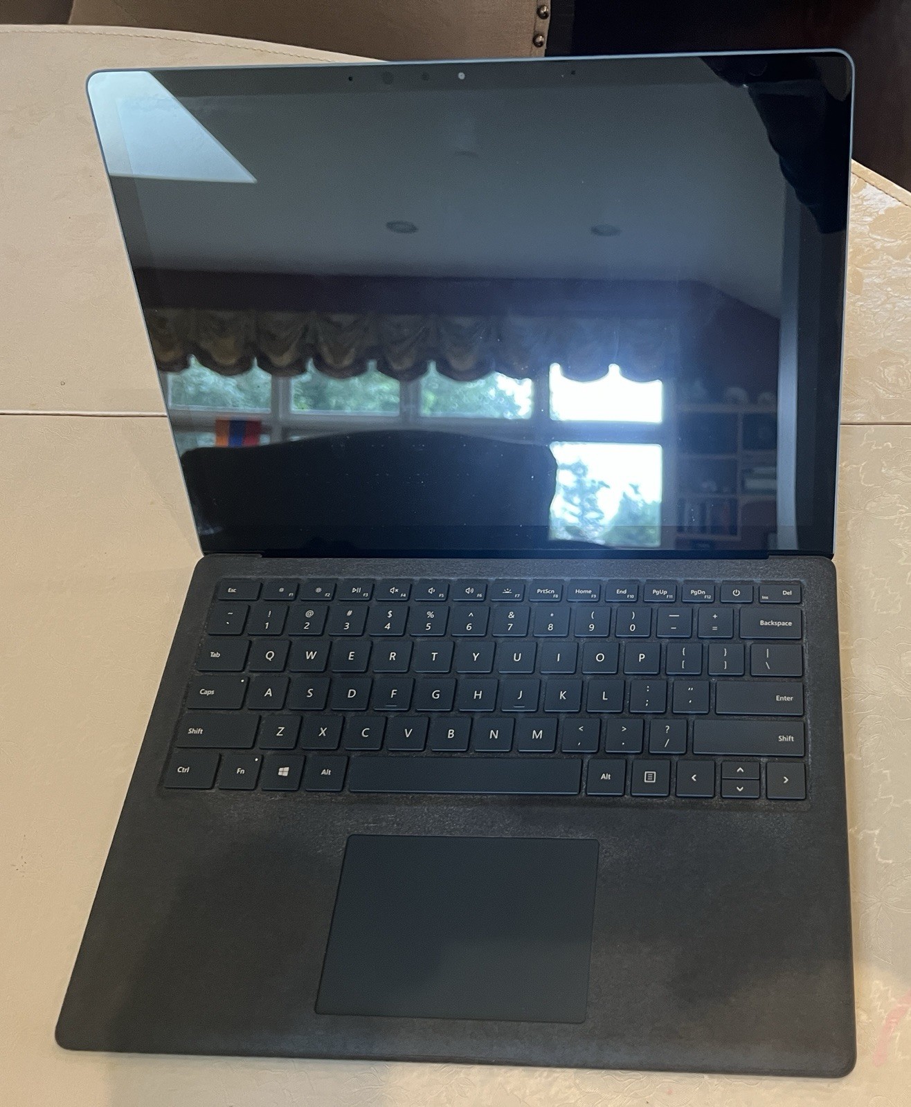 Microsoft Surface Laptop 2 1769 i5-8250U 8GB RAM 256GB 13.5″ + Surface Mouse