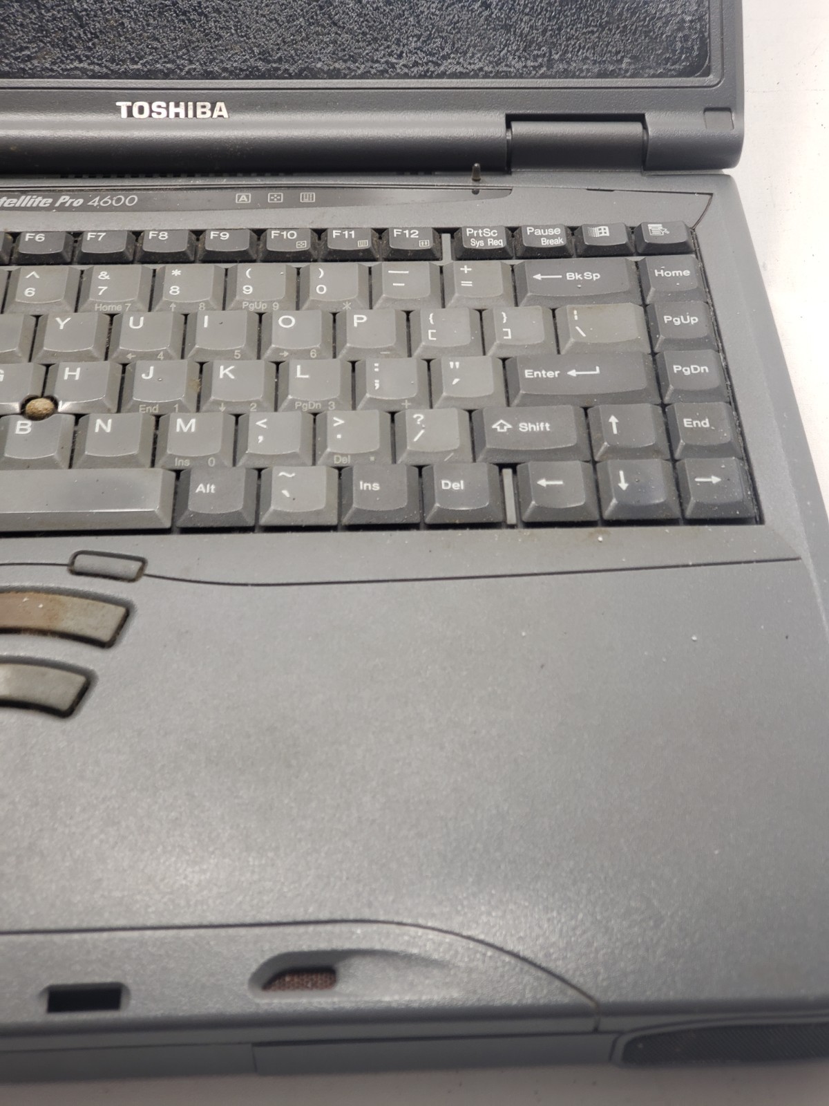 Vintage Toshiba Satellite Pro 4600 w/ PA2731U Port Replicator Untested