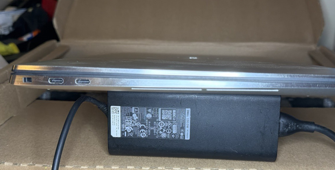 Dell XPS 15 9520 Intel Core i7-12700H 32GB RAM 1TB SSD