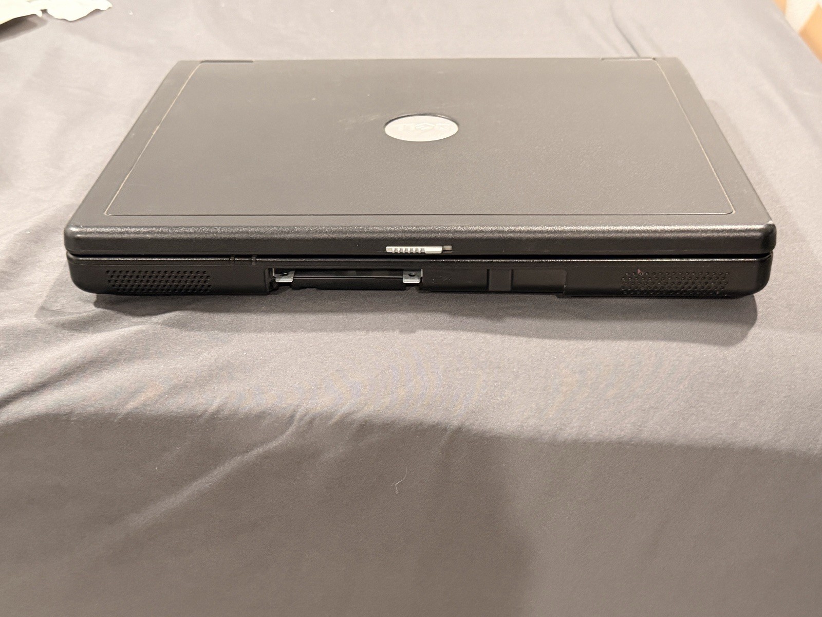 Dell Inspiron1000 14.1″ Celeron 2.4GHz 256MB noHDD noCD-ROM – No Charger 4 parts