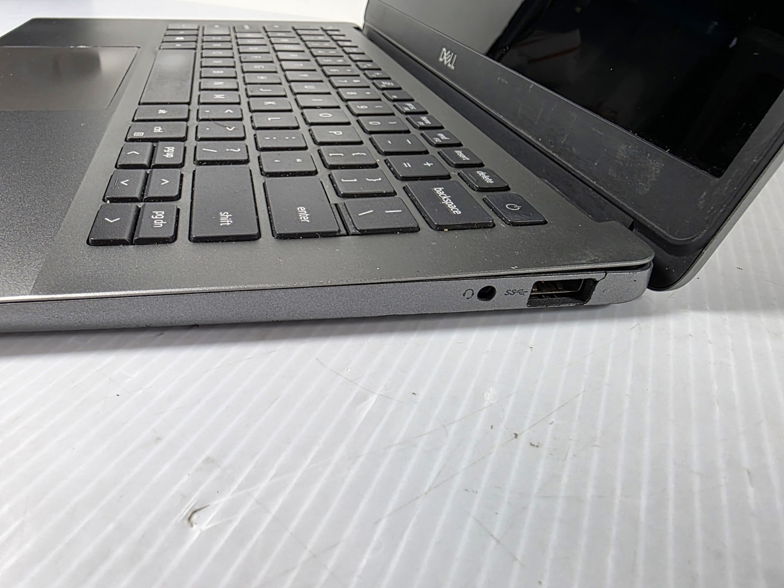 Dell Latitude 13″ 3301 i5-8265U 1.60GHz 8GB RAM 256GB SSD FHD