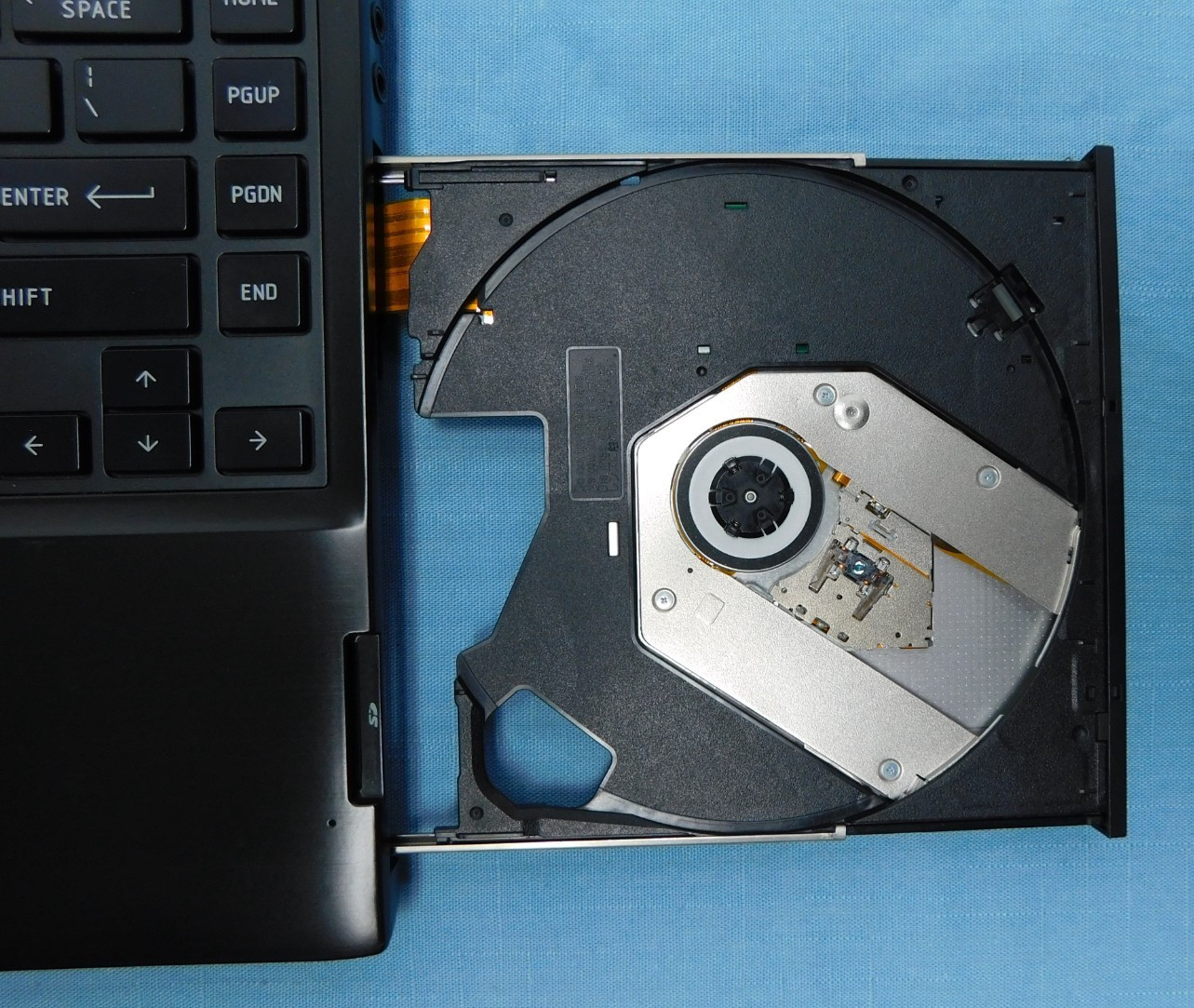 Toshiba Portege R705-P25 Windows 7 laptop ~ factory reset + upgradable to Win 10