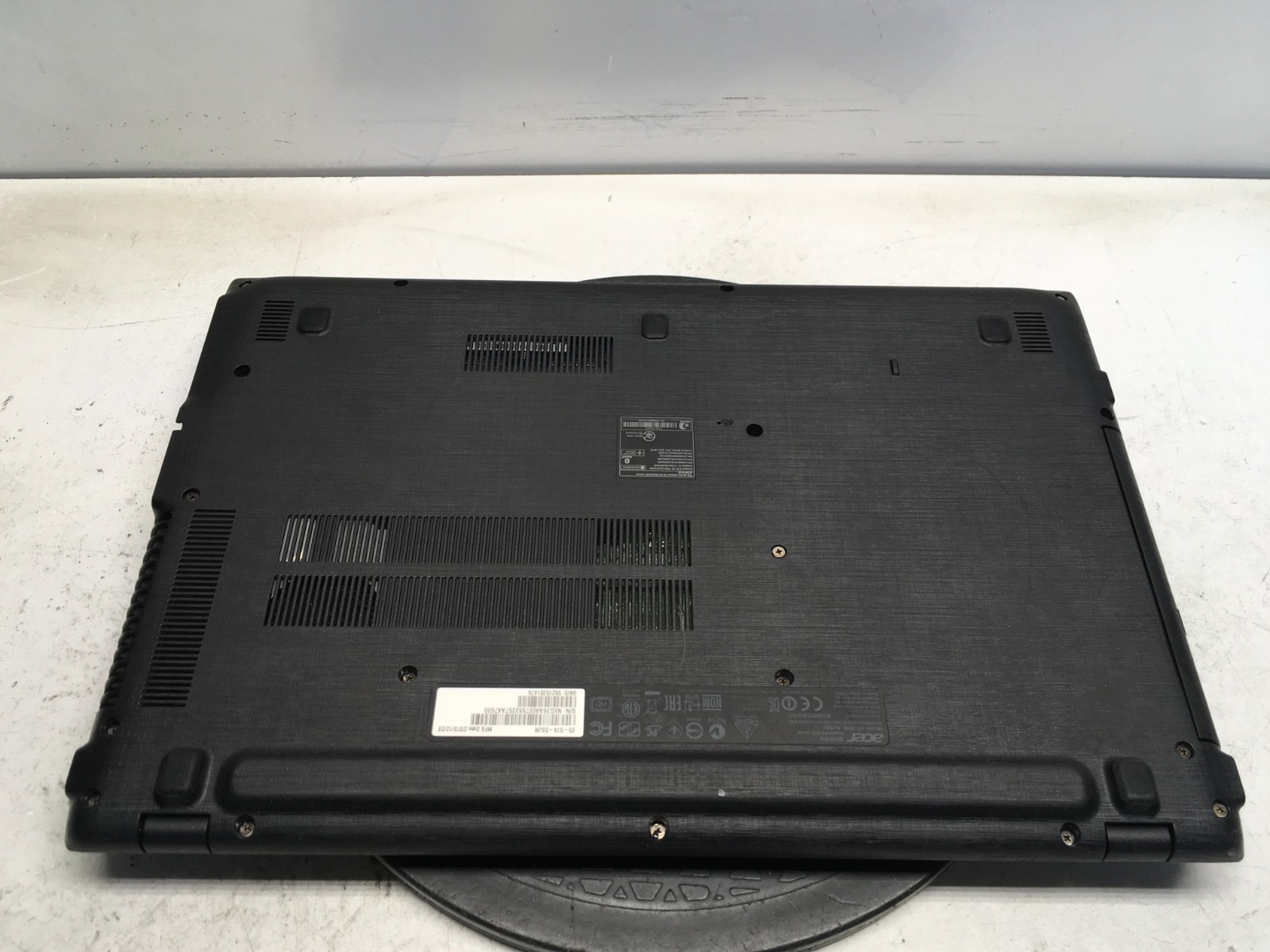 Acer Aspire E15 E5-574-58IM Intel i5-6200U 2.3GHz 6 GB NO HDD/Battery