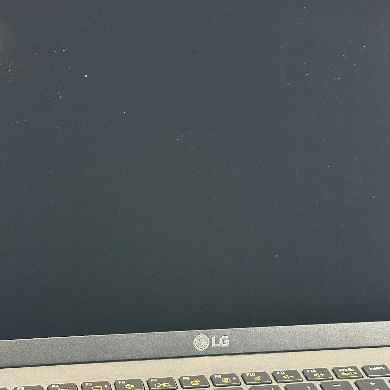 LG Gram 15 Gray FHD i5-1135G7 2.40GHz 16GB RAM 512GB SSD Split Frame