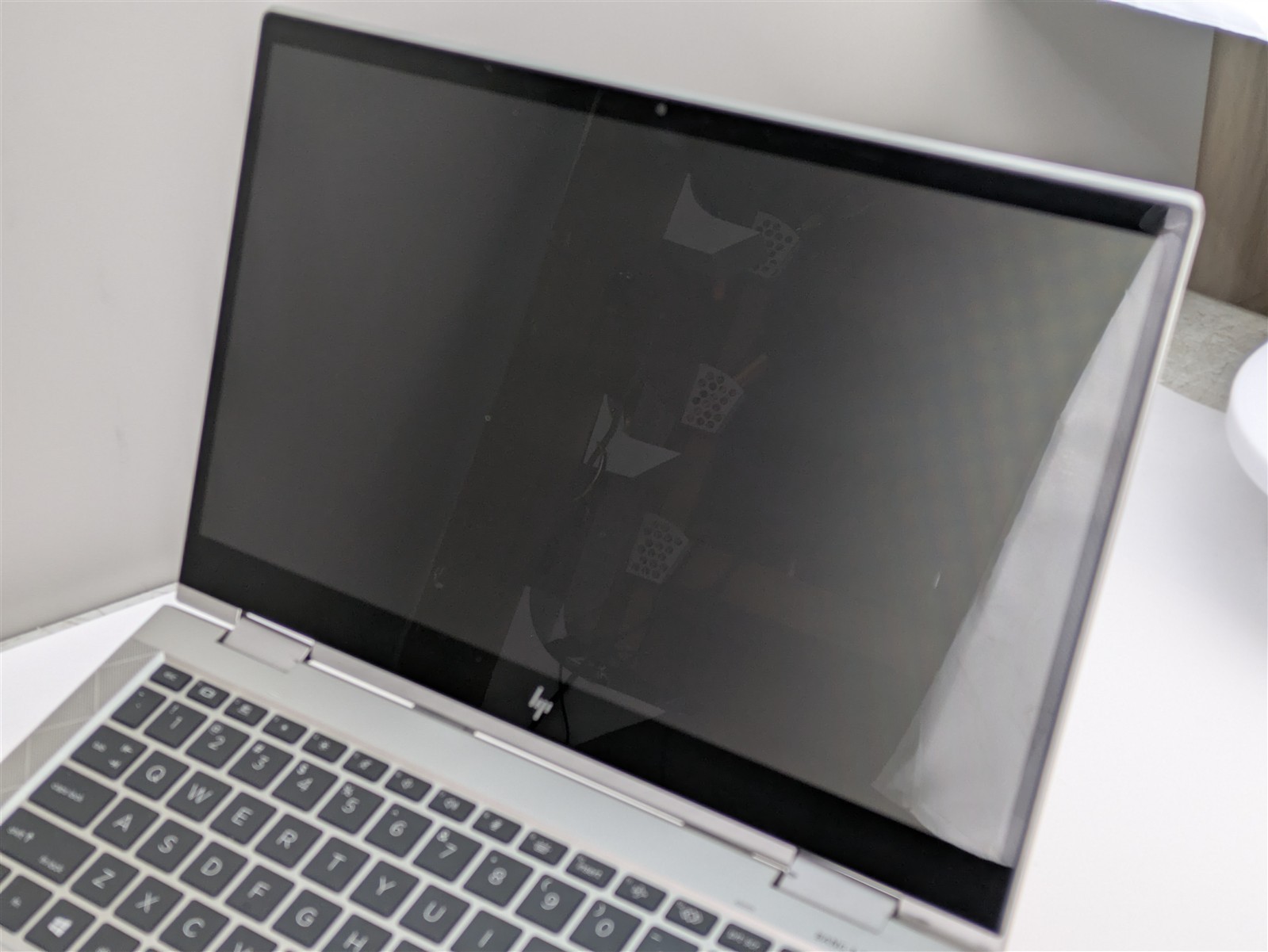 HP EliteBook x360 830 G7 i5-10210U 16GB RAM 256GB SSD 13.3″ FHD 2-in-1 (READ!)