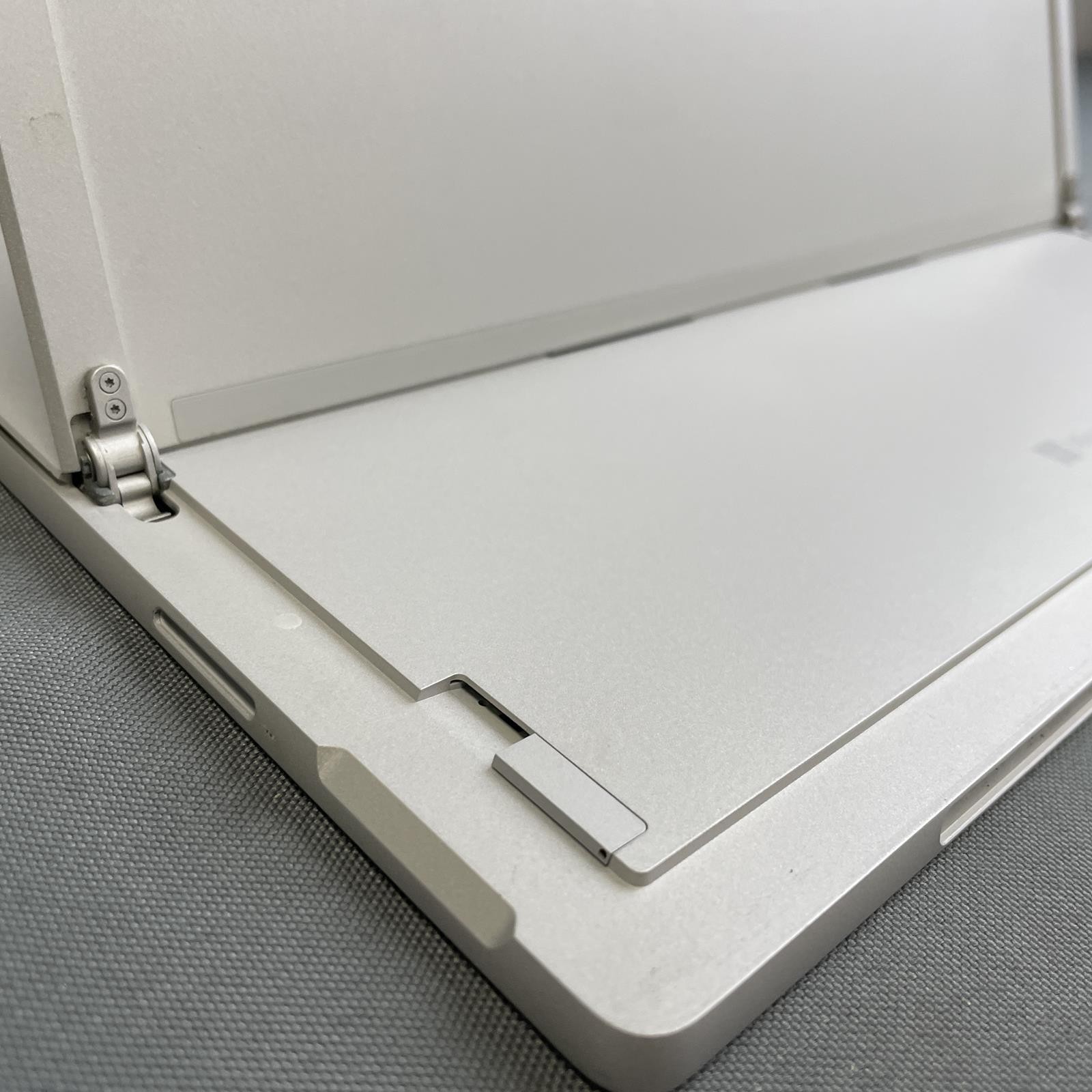 Microsoft Surface Pro 1807 12.3 in, Core i5-7300U, 8GB, 256GB NVMe, LTE (READ)