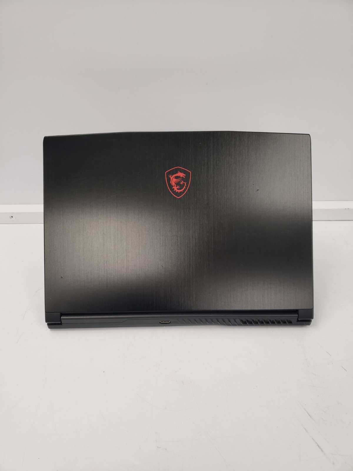 (82890-1) MSI MS-16R5 Gaming Laptop