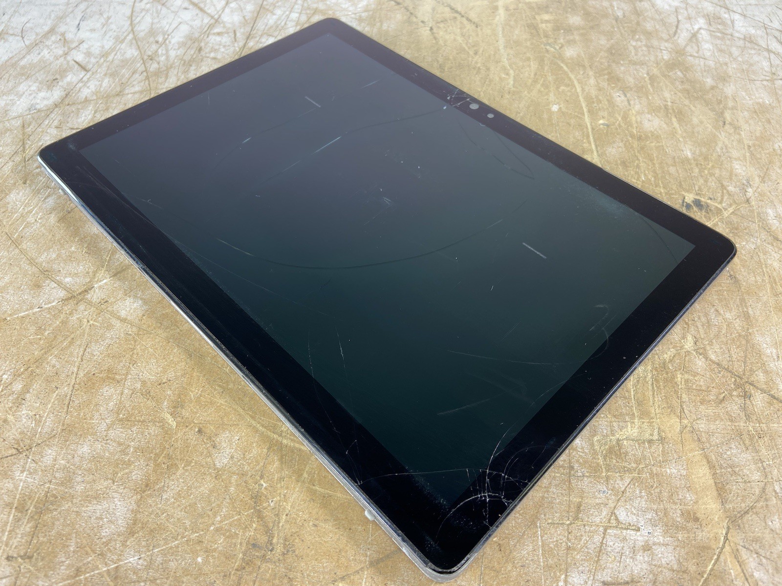 DELL LATITUDE 7200 2-IN-1 i5-8365U @ 1.60GHz, 8GB RAM, NO HDD/OS – (FOR PARTS)