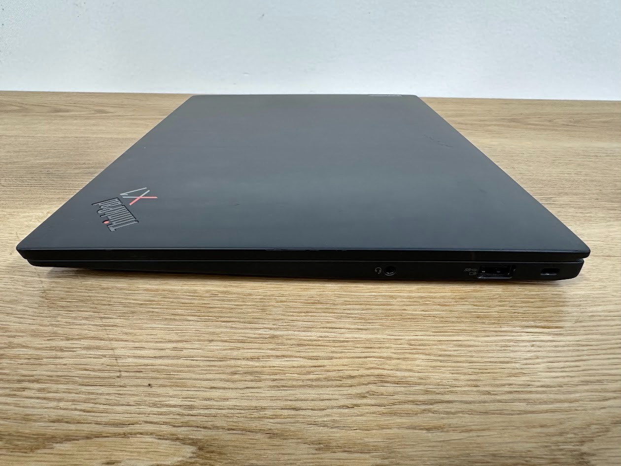 Lenovo ThinkPad X1 Carbon Gen 10, Core i7 1270P, 16GB LPDDR5 Iris Xe, 500 GB SSD