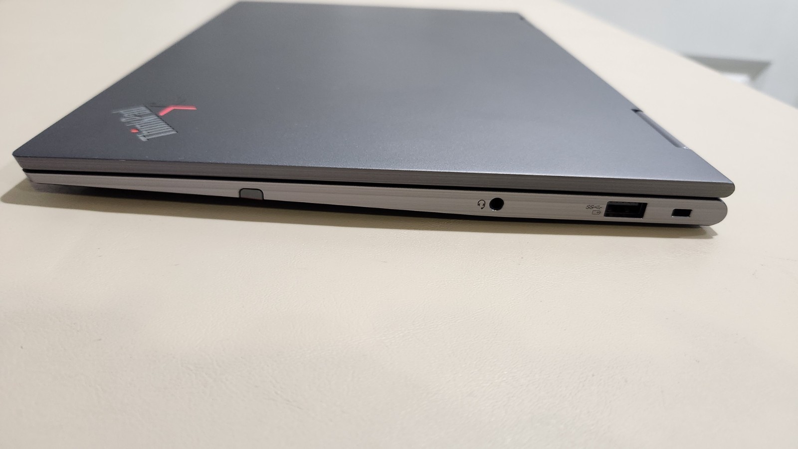 Lenovo ThinkPad X1 Yoga Gen 6 14″ Touch 16GB RAM 512GB SSD Win 11 Pro,