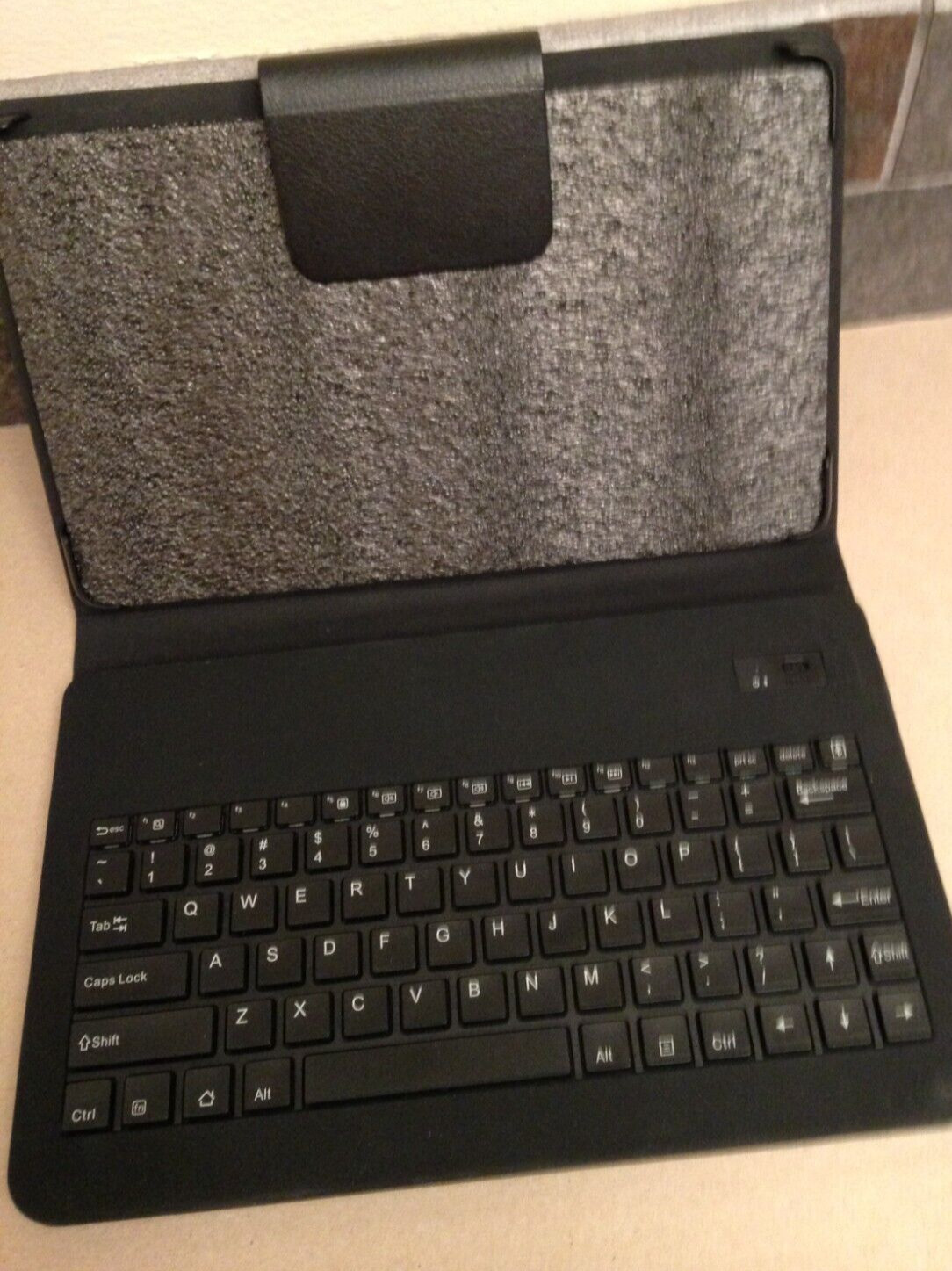 HP 10 G2 10.1in Android 5.0 Lollipop Tablet – 1GB RAM, 16GB W/NEW CASE