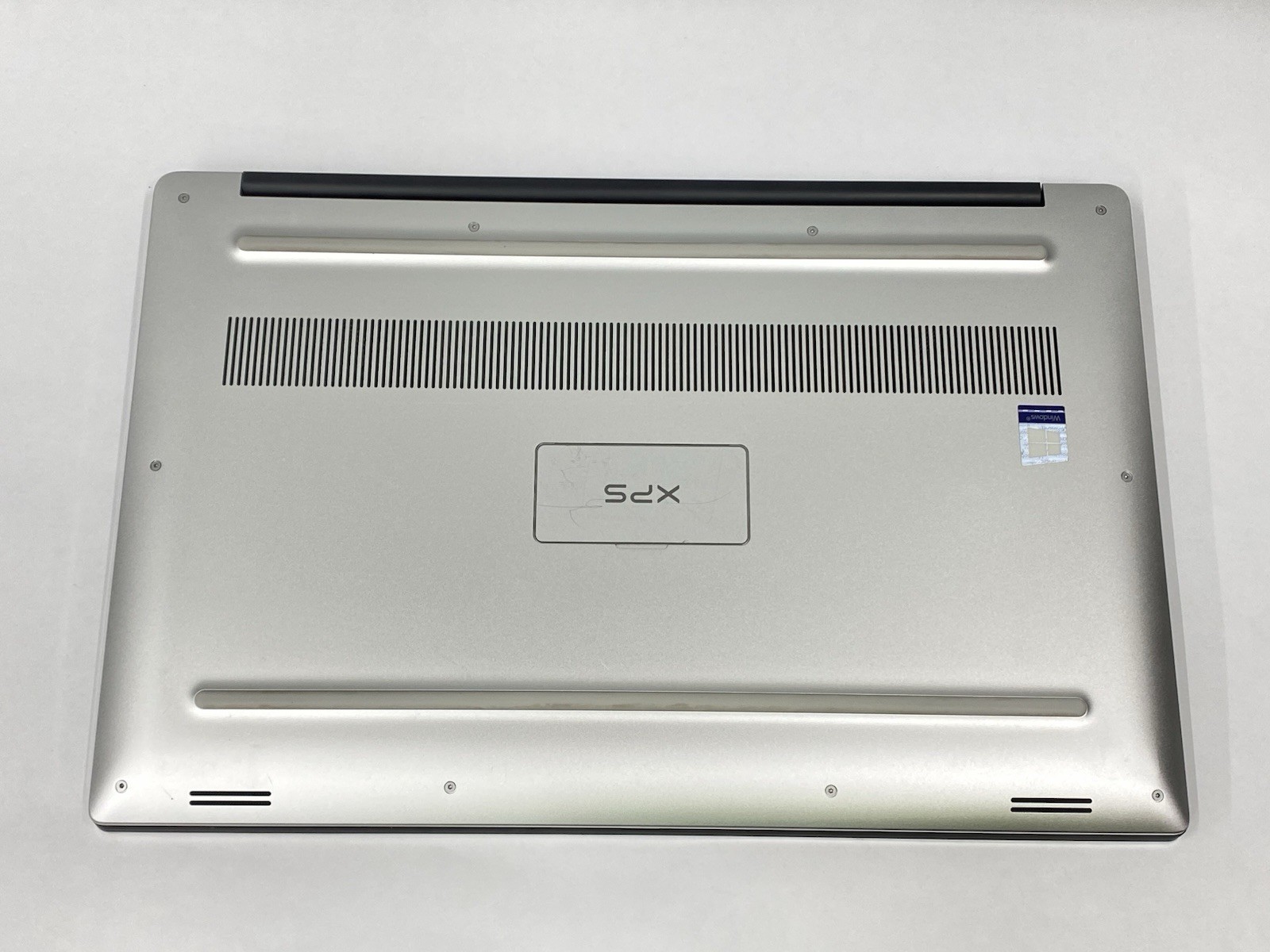 Dell XPS 15 7590 – Grade B – 4K – i7-9750h – 16GB – 256SSD – W11P – READ