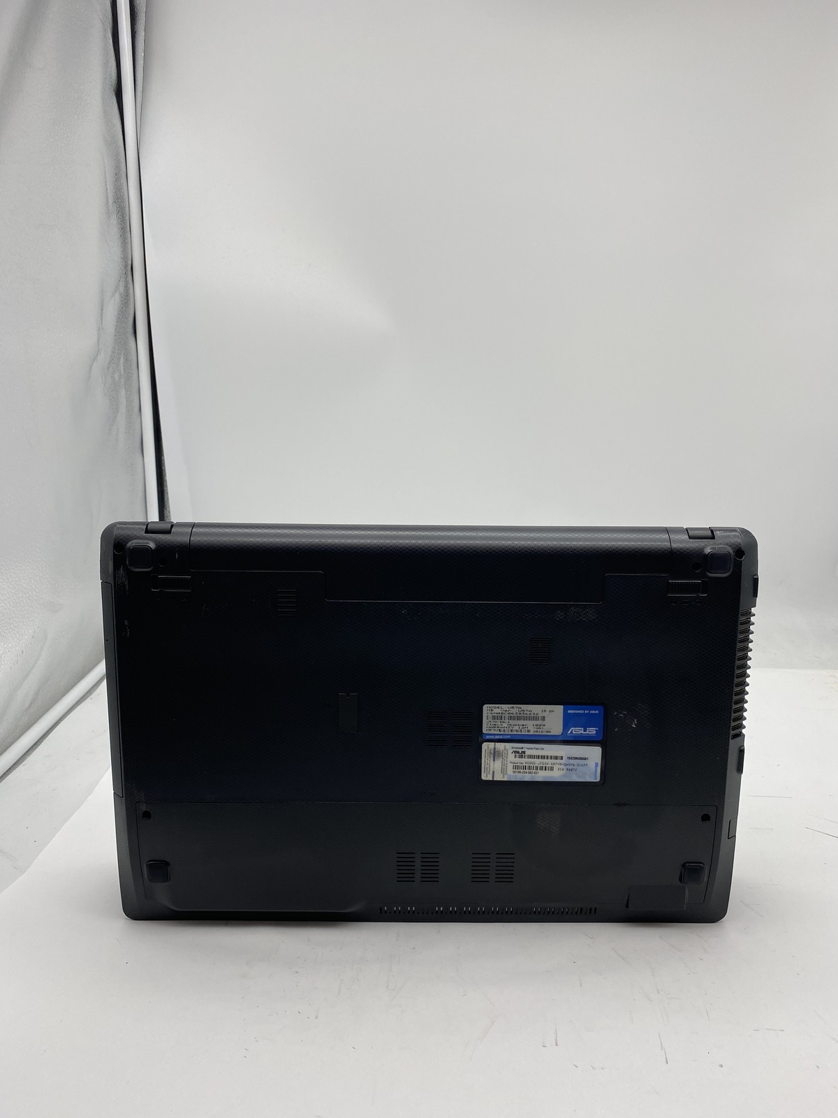 Asus U57A Laptop Intel Core i5 2450M 2.5GHz 6GB RAM 750GB HDD No OS