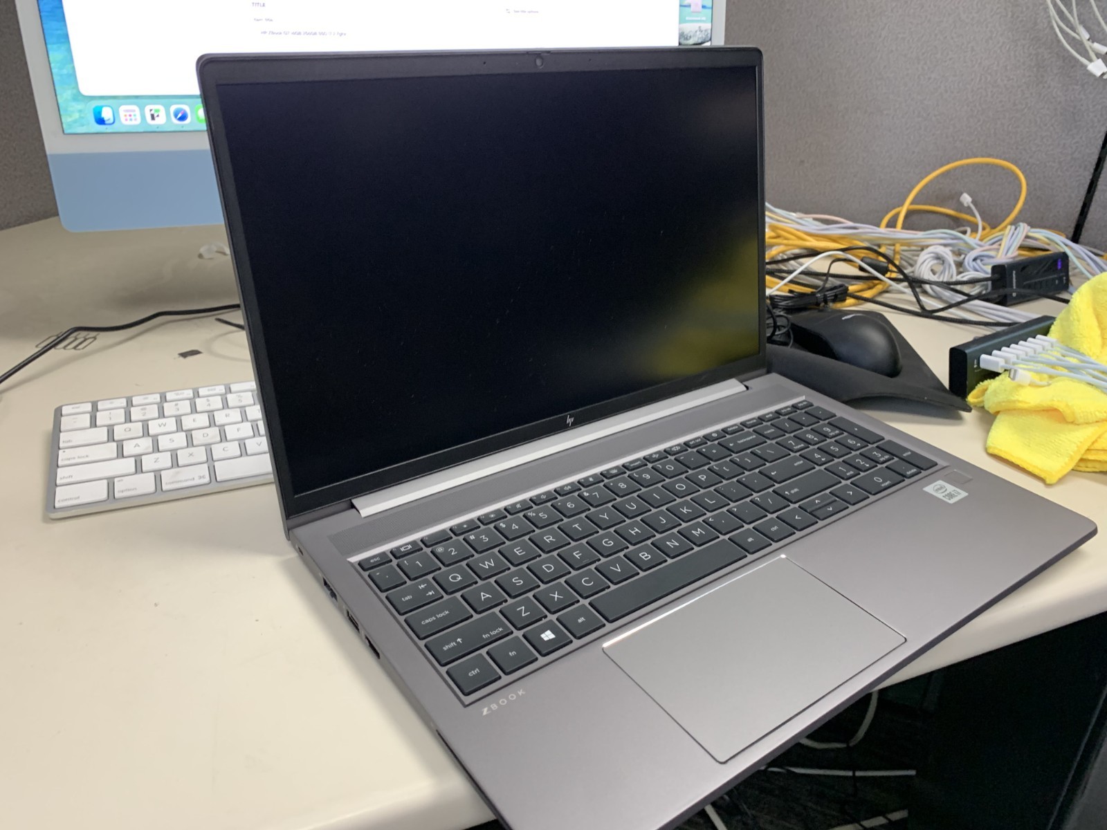 HP ZBook G7 15″ 16GB 256GB SSD i7 2.7ghz