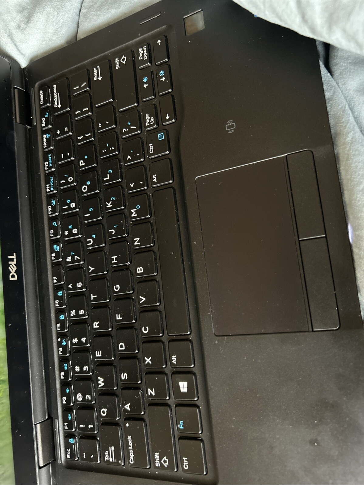 Dell Latitude 7390 13.3” (512GB SSD, Intel Core i7 8th Gen., 1.90 GHz, 16GB)