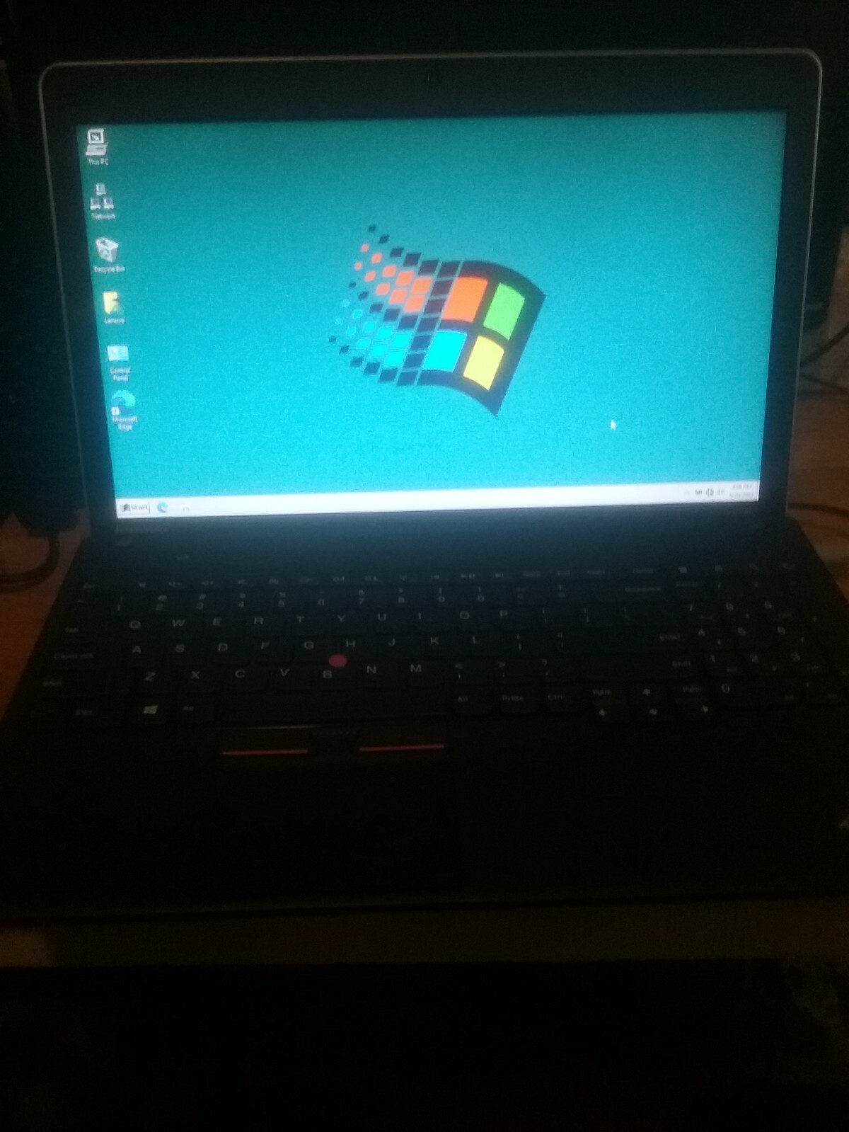 Customized IBM Lenovo Laptop – Windows 10 with 98 SE Theme – Retro Look