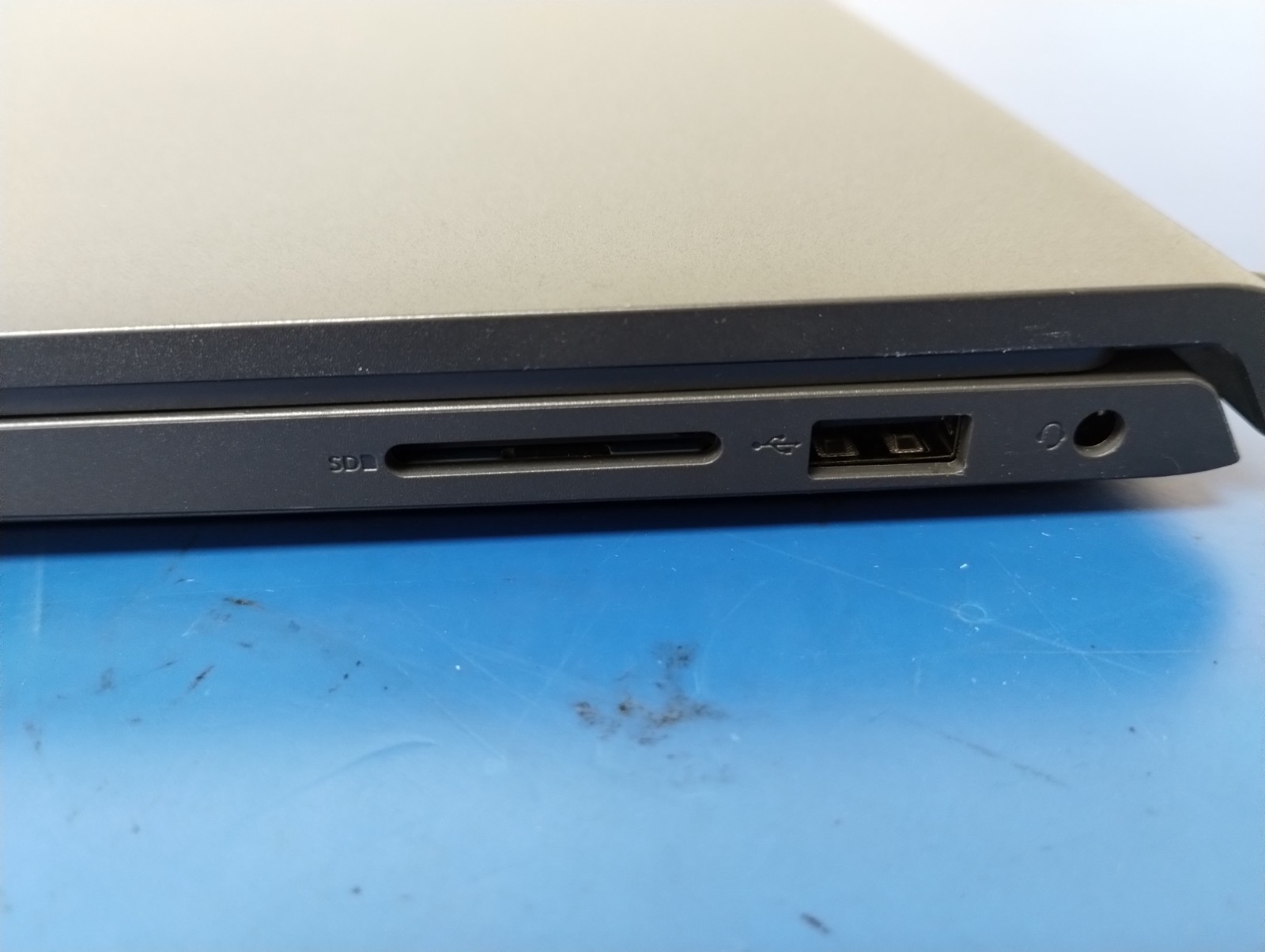 DELL 15 DC15255 G8MK9, AMD Ryzen 7 7730U, 2.00 GHz, 16 GB RAM, 512 GB NVMe SSD