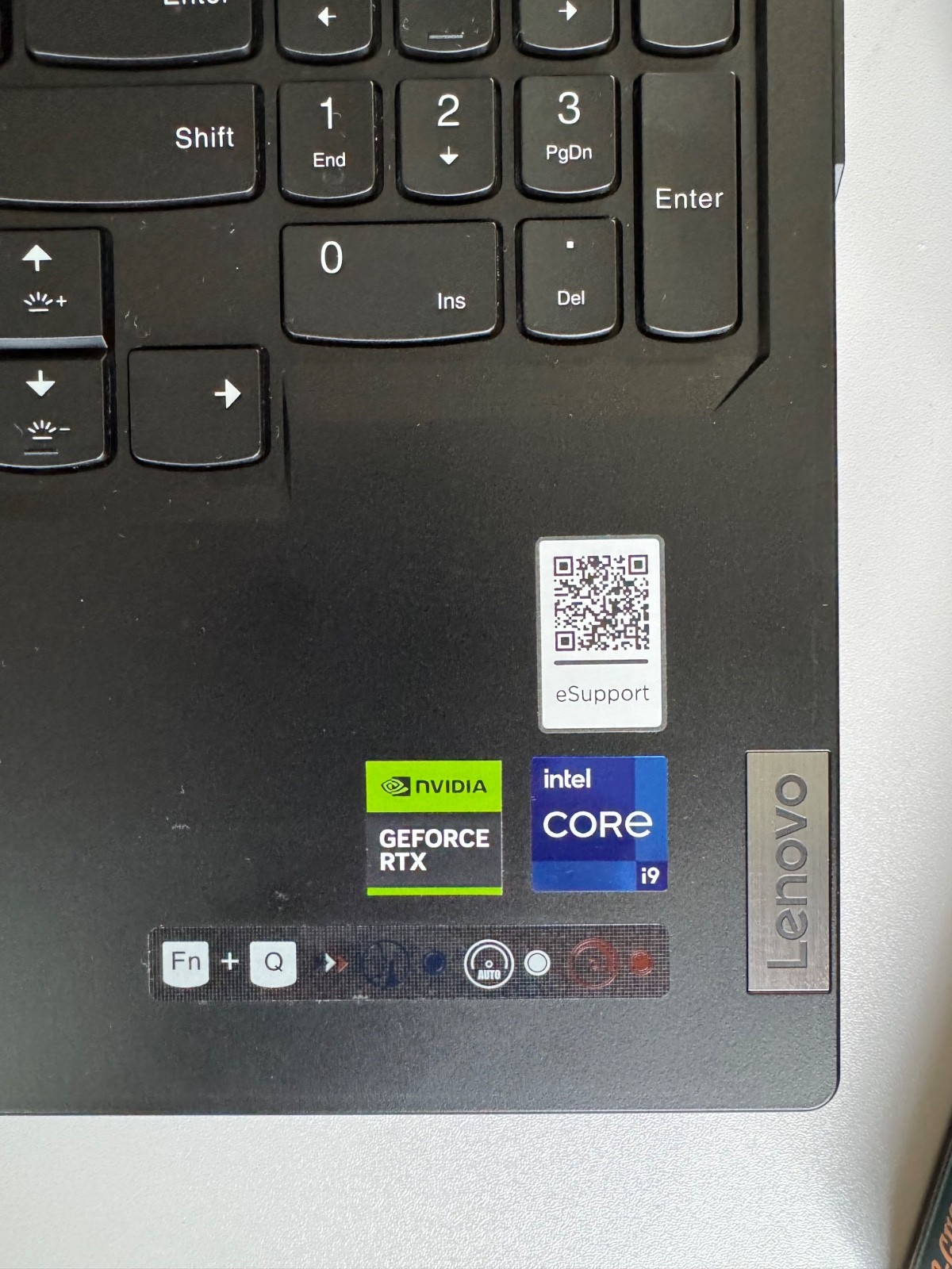 Lenovo Legion Pro 7i 16″ Nvidia RTX 4080 Intel i9-14900HX QHD+ 240hz 32GB 1TB