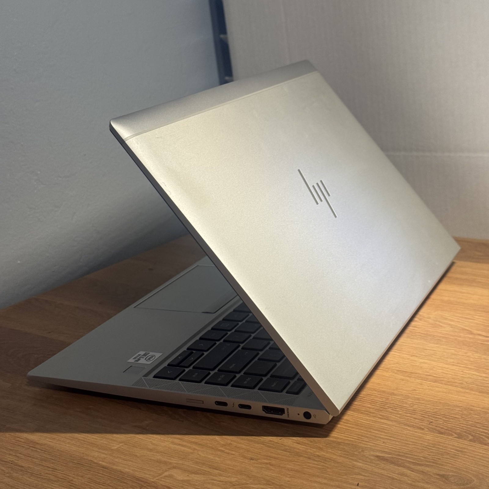 HP EliteBook 840 G7 14″ Laptop i5-10310U 1.70GHz 16GB RAM 256GB SSD (9)