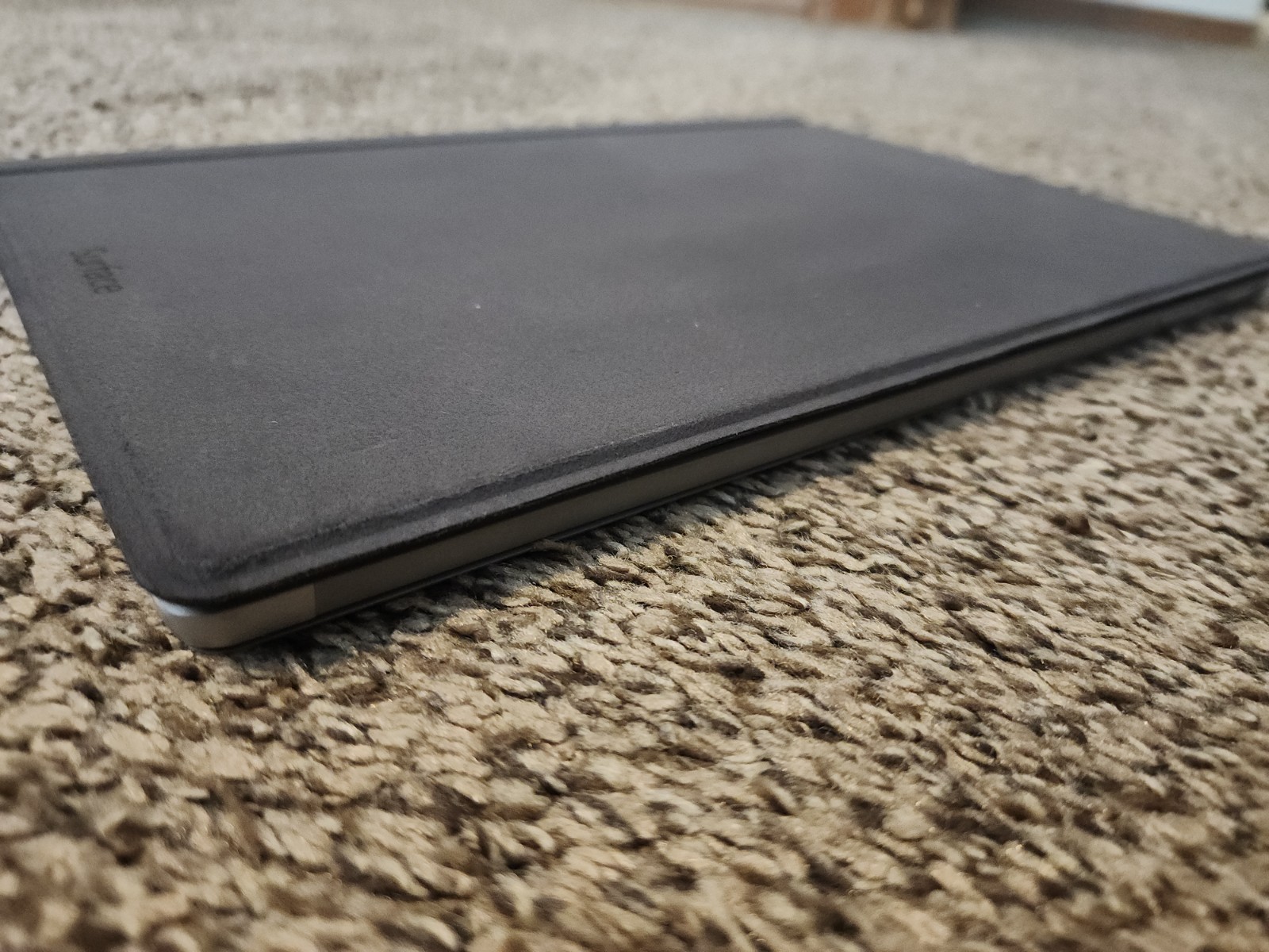 CRAiCKED SCREEN-TOUCH STILL WORKS-MISSING F7 KEY- Surface Pro 5 -WINDOWS 11