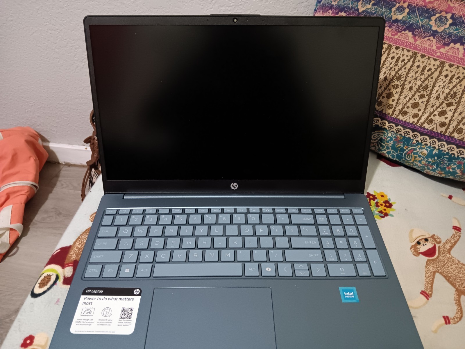 HP laptop 15-fd0xxx intel core i3 238 GB – 8 GB RAM