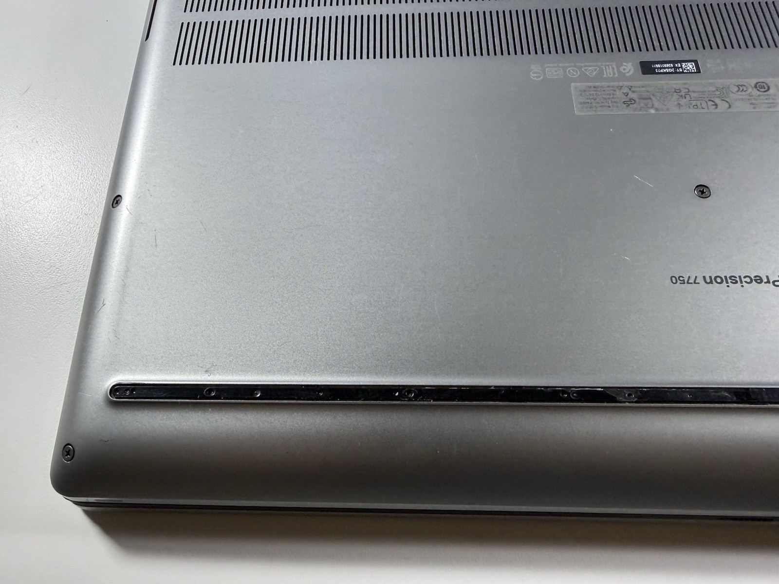 Dell Precision 7750 17.3” I7-10850H 16GB RAM 512GB RTX 3000 Win 11P NO BATTERY