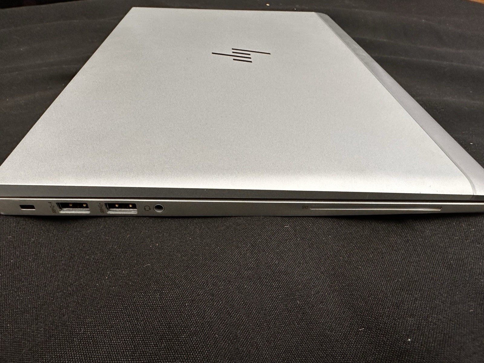 HP ELITEBOOK 840 G8 i7-1165G7 2.8 GHZ 32GB 512GB Ssd NVME /HP 65w adapter.#01