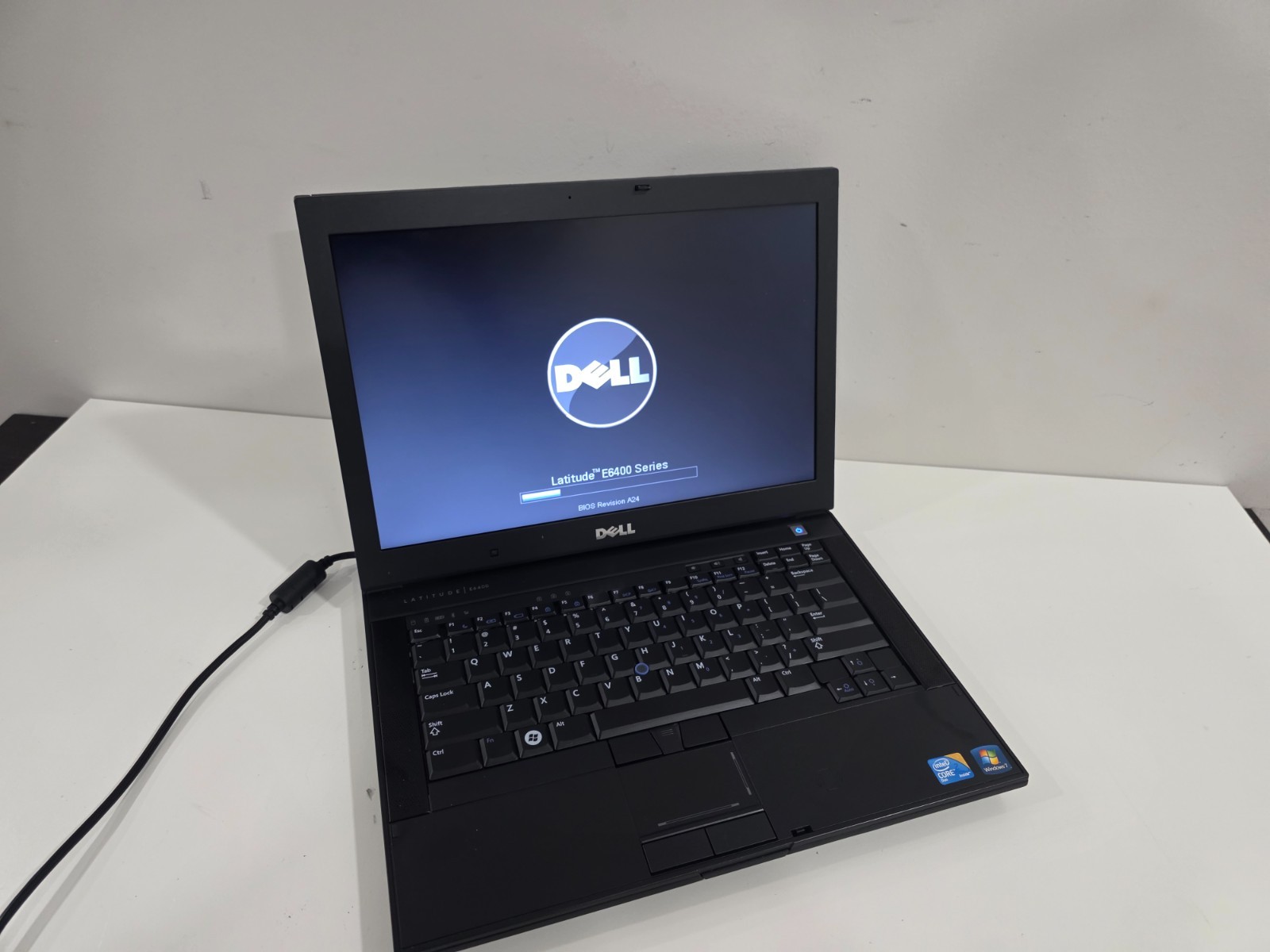 Dell Latitude E6400 Intel Core2 Duo CPU P8700 4GB