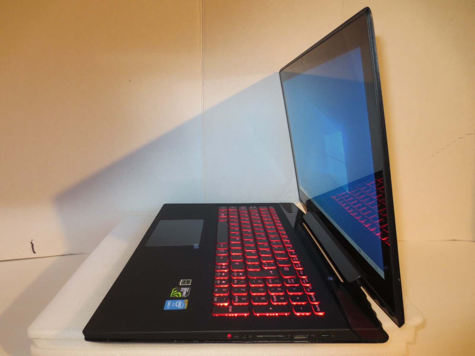 LENOVO Y50-70 TOUCH 15.6″ CORE i7-4720 HQ @2.60GHz 4TH GEN 8GB RAM WIN 10 PRO