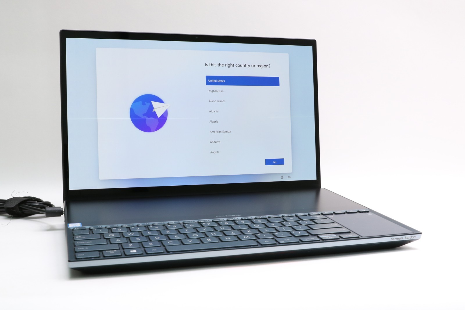 READ! 15″ Asus Zenbook Pro Duo UX581GV, i7-9750H, 16GB, 1TB