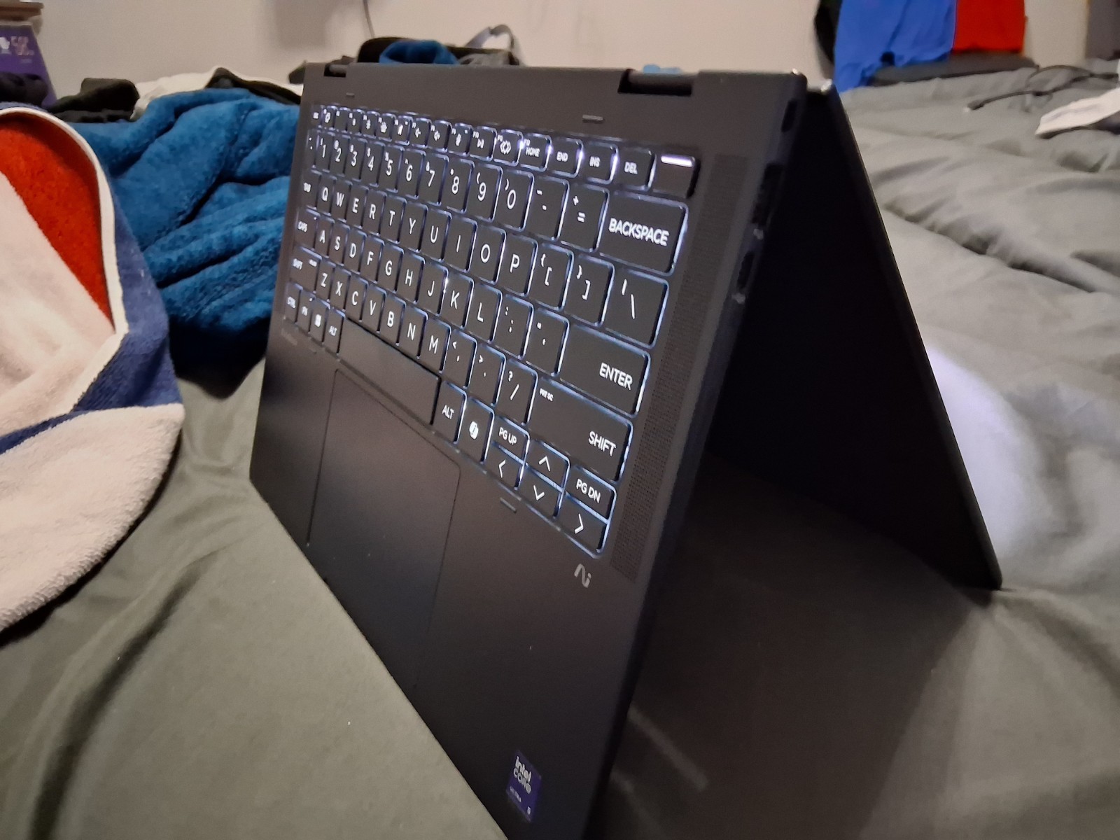 HP OmniBook x Flip
