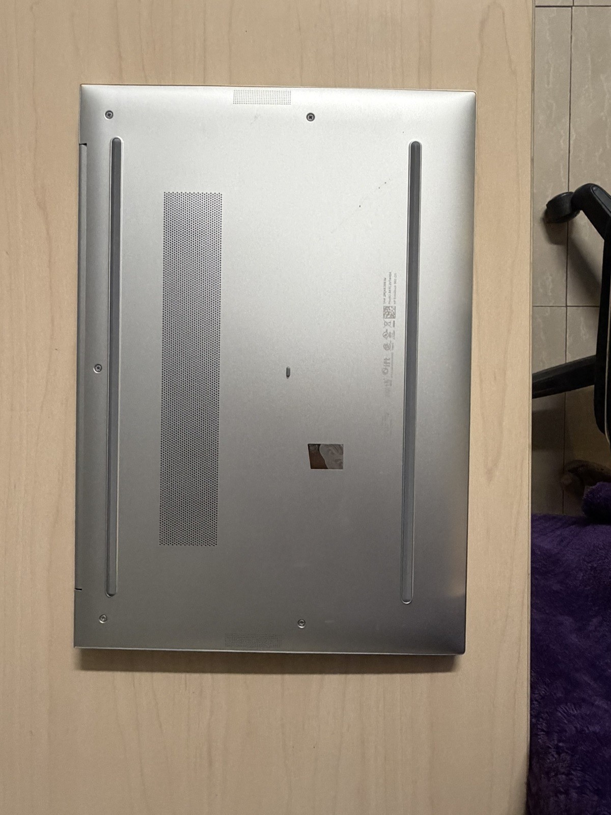 HP EliteBook 845 G11 16″ (Ryzen 7 PRO-8840U – 64GB RAM – 1TB SSD + charger