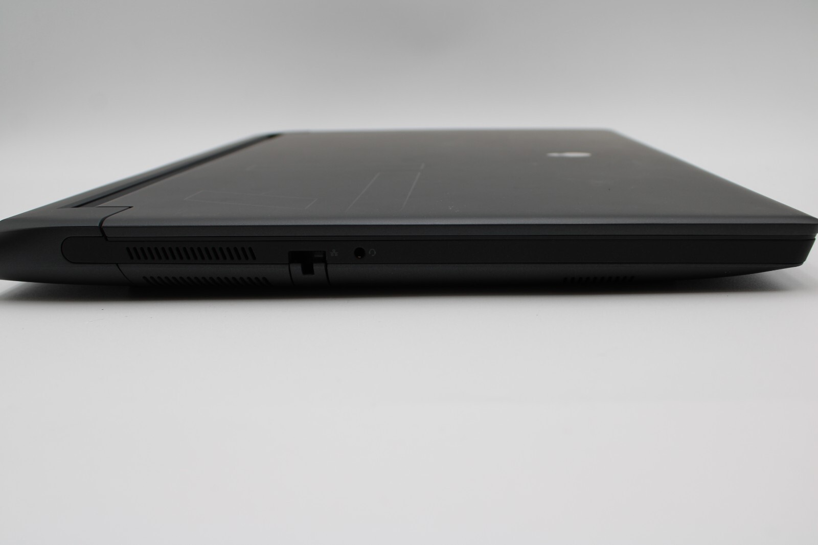 Alienware M17 R5 Gaming Laptop, 1TB SSD, Ryzen 9 6900HX, 32gb RAM, RTX 2080 GPU