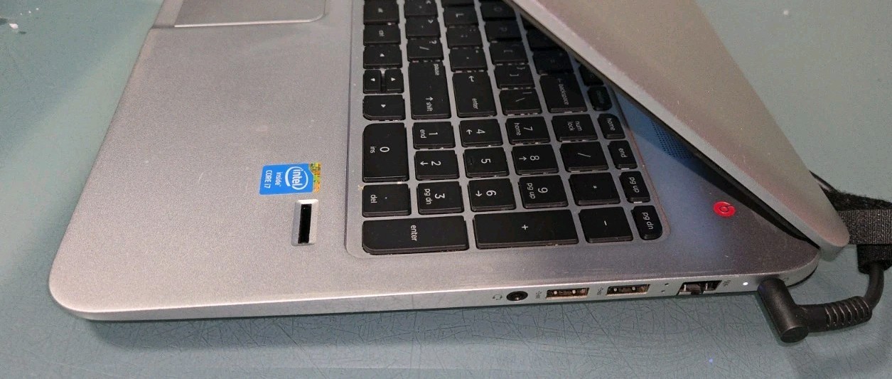 HP Envy 15t-j000-i7-4700MQ@2.40GHz 12GB DDR3, 1TB HDD, WIN 10 TOUCHSCREEN READ!