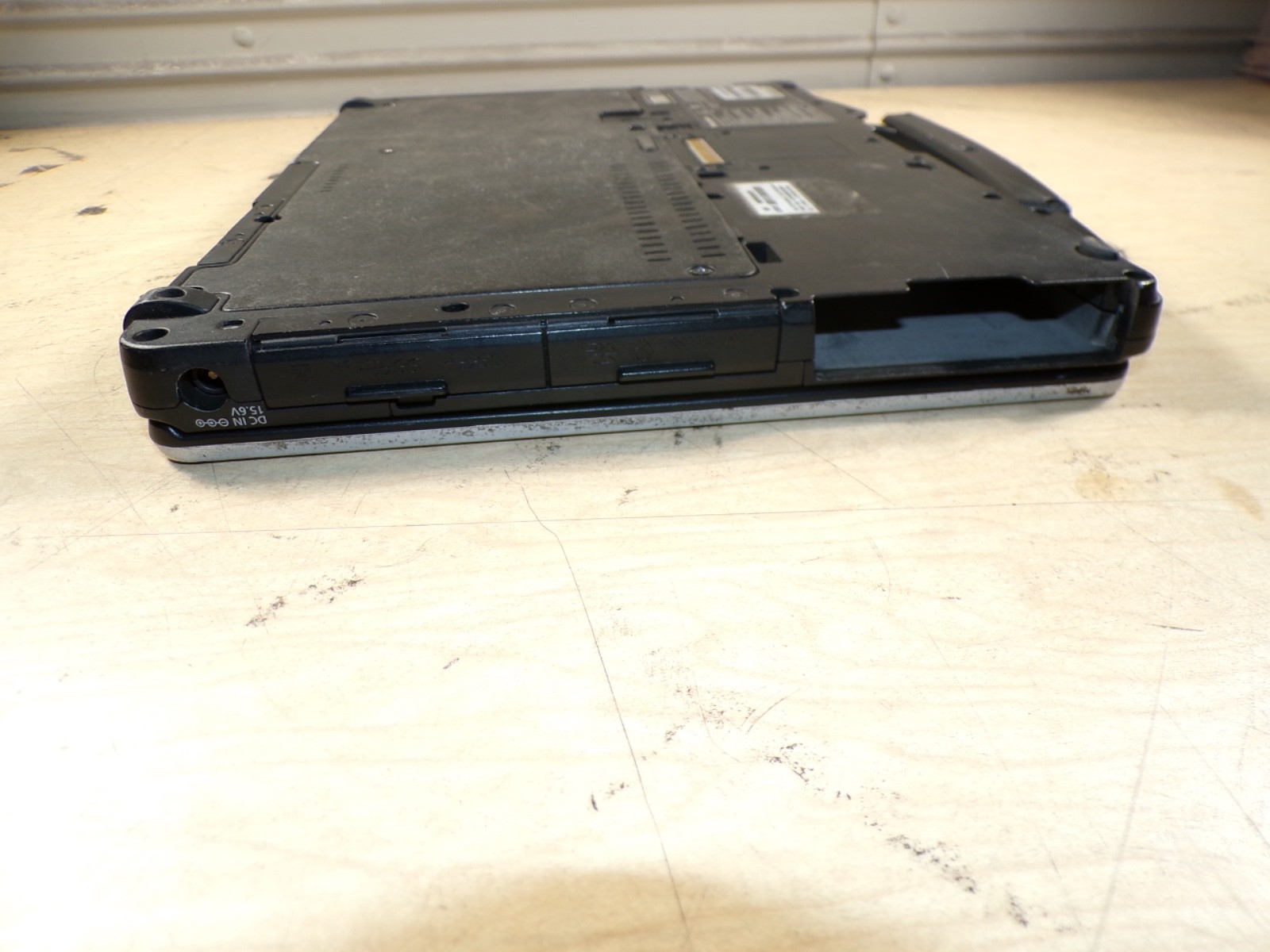 PANSONIC CF-54 I5 5TH GEN 8GB RAM **UNTESTED MISSING HINGE COVER **NO HD/ NO CAD