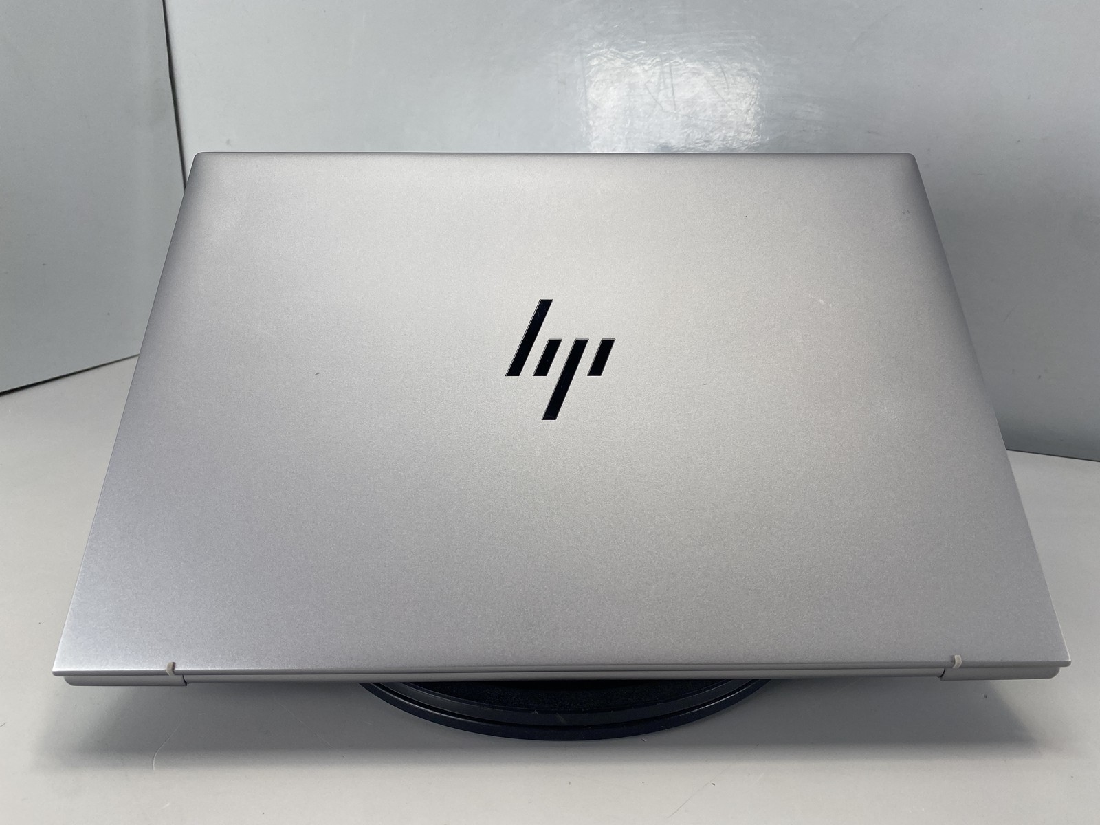 HP Laptop ZBook FireFly 14 G11 14″ AMD Ryzen 9 Pro 8945HS 1TB- Silver