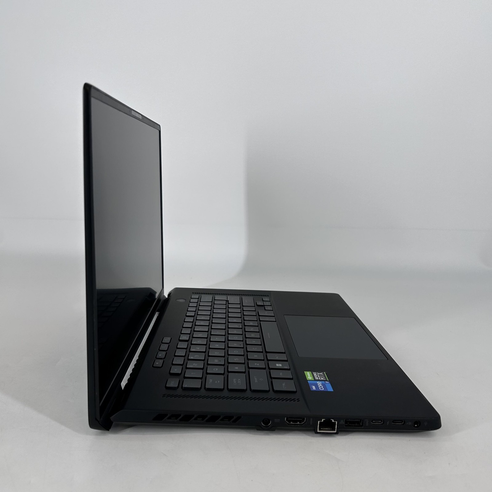 Asus ROG Zephyrus M16 GU603 165Hz FHD+ 2.3 GHz i7-12700H 16GB 512GB SSD RTX 3060