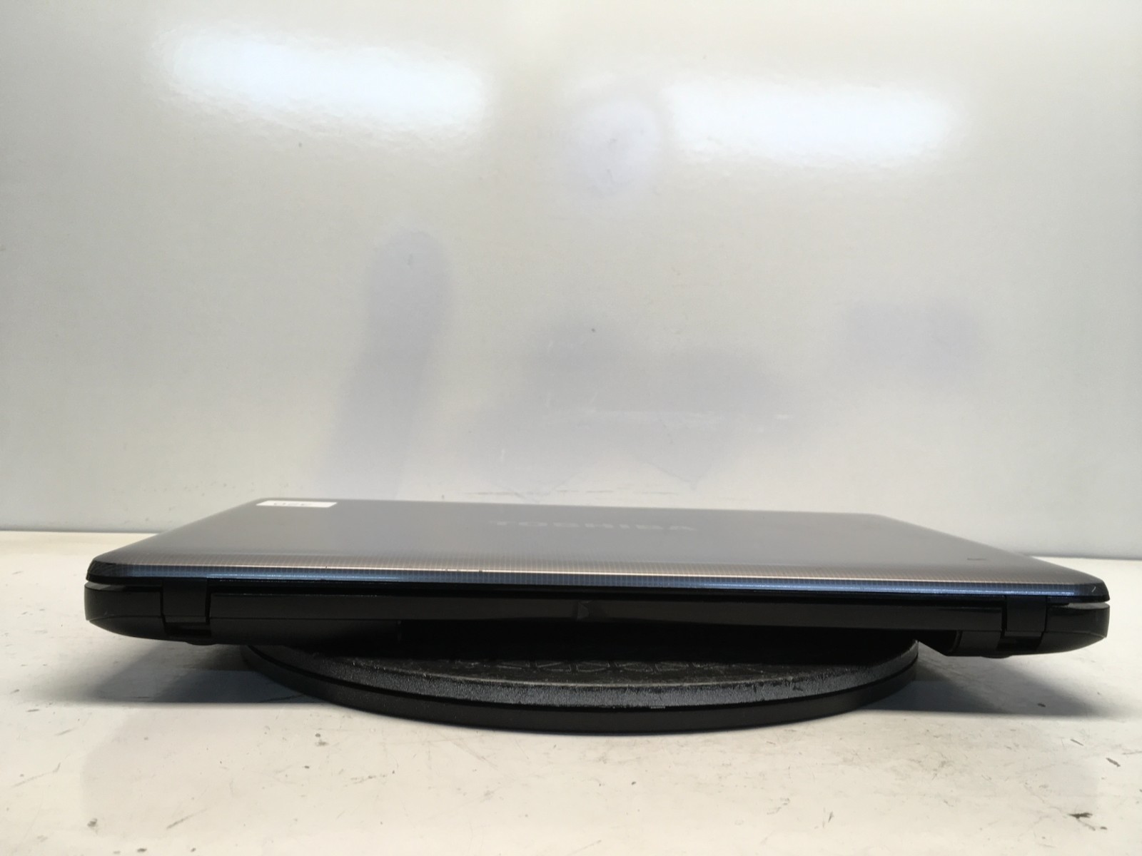 Toshiba Satellite L855-S5240 Intel i5-2450M 2.5GHz 6 GB NO HDD/Battery