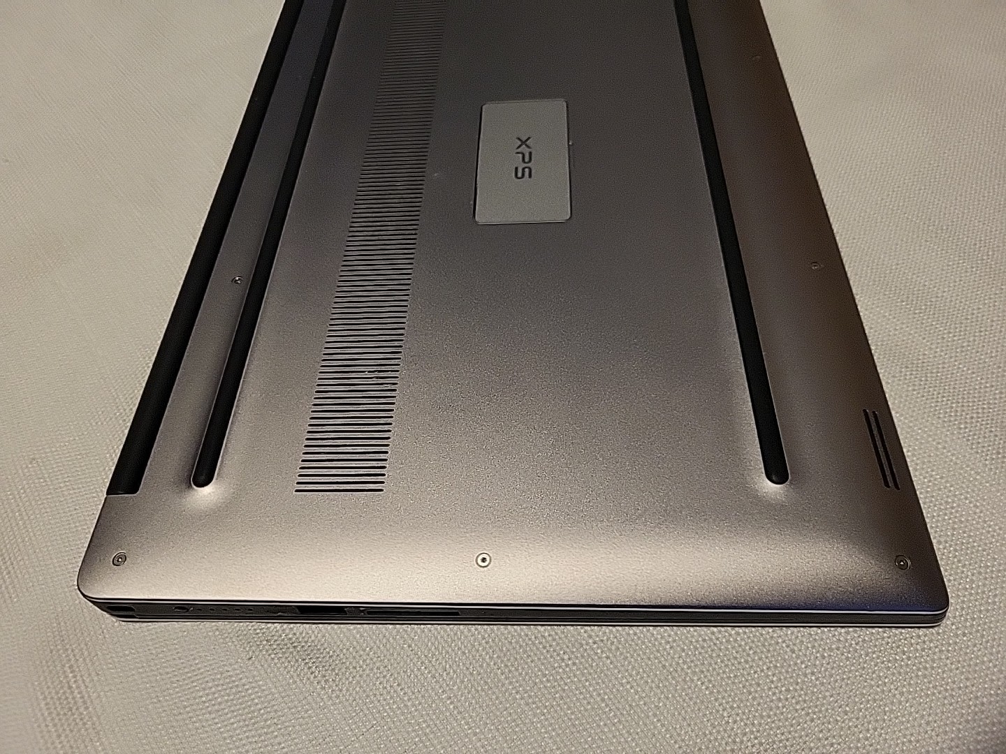 DELL XPS P56F Laptop – For Parts or Repair Only – Doesn’t Power On