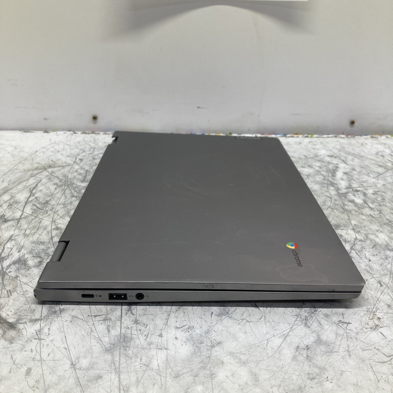 Lenovo Chromebook C340-15 i3-8130U 2.2GHz 4GB RAM 1.8 GB Broken screen