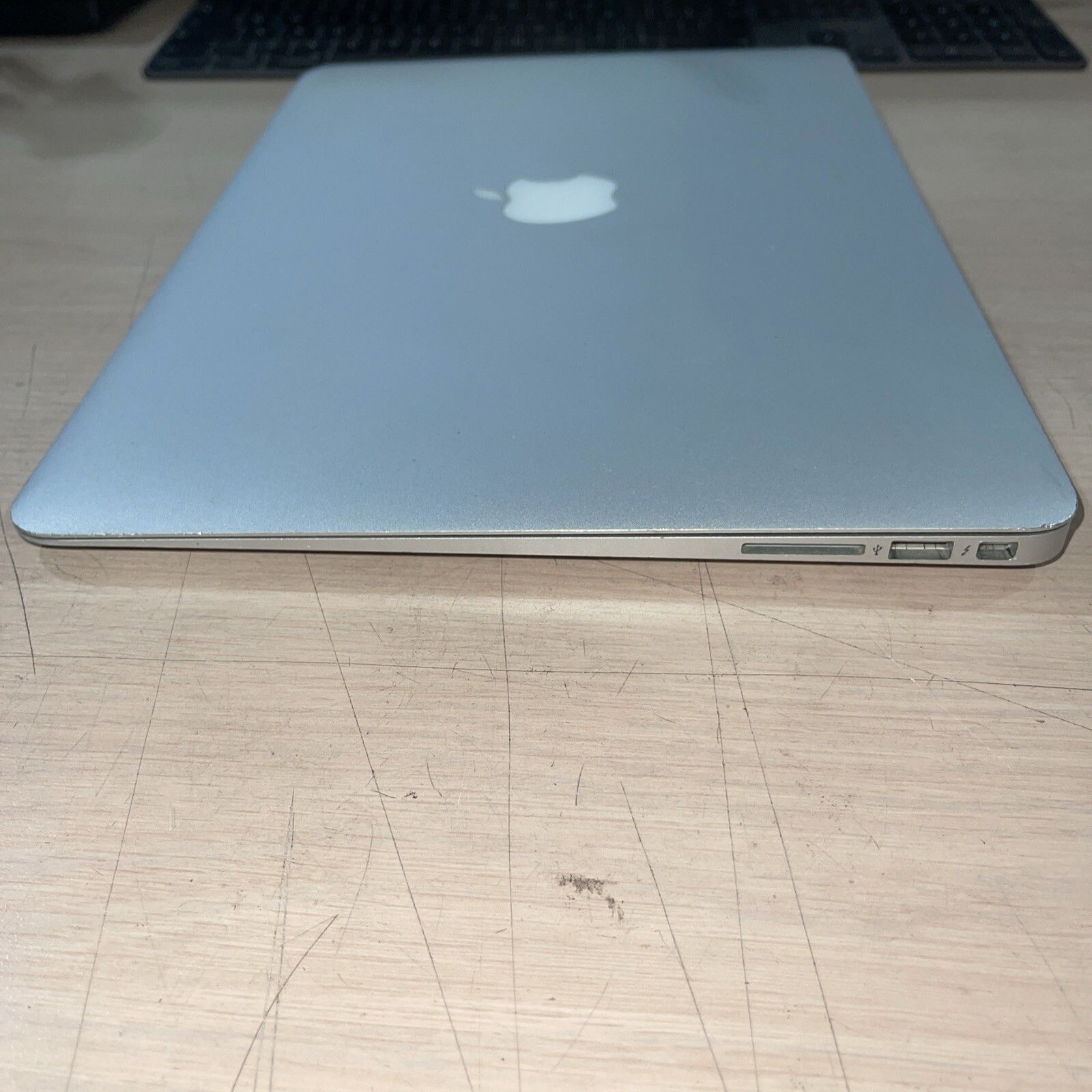 Apple Macbook Air MID 2012 13″ i5-3427U 1.8GHz 4gb RAM NO HD