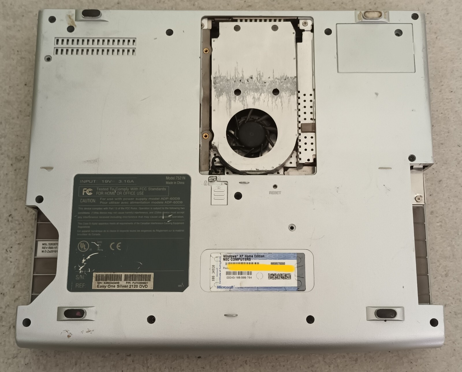 Packard Bell Easy One Silver 2120 7521N Laptop Notebook 14.1″ Parallel Serial