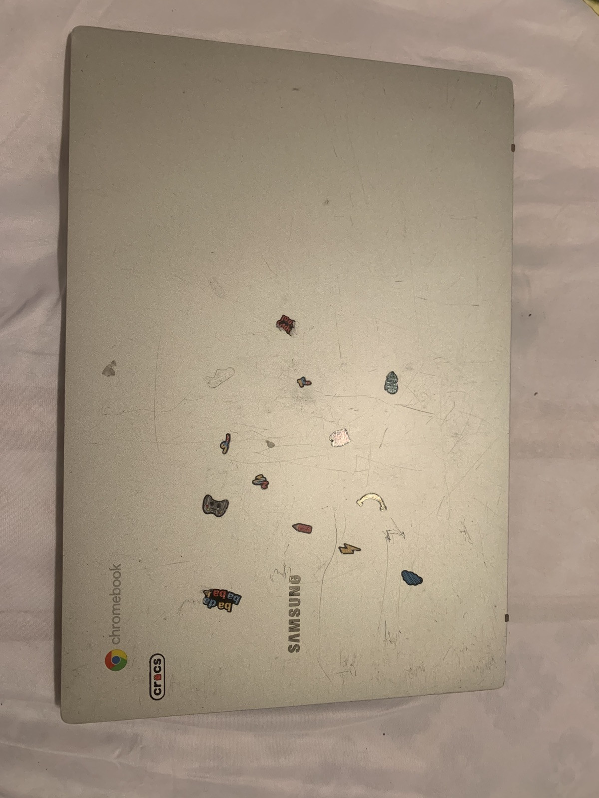 Samsung Galaxy Chromebook Go 14″ (32GB eMMC, Intel Celeron N, 2.80 GHz, 4GB,…