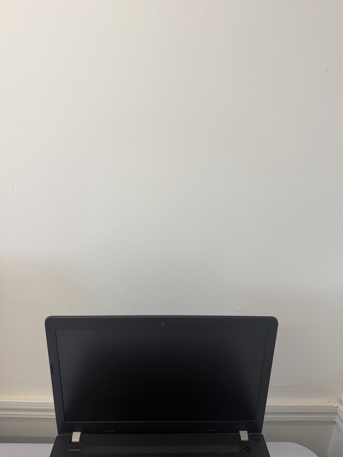 Lenovo Thinkpad E570 Laptop – Good Screen – Intel i5-6200U – RAM 8 GB – Read Des