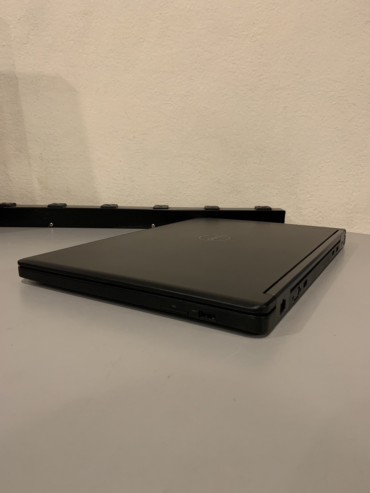 Dell Latitude E5550 15.6″ Intel Core i7 5th Gen. For Parts Not Working ￼