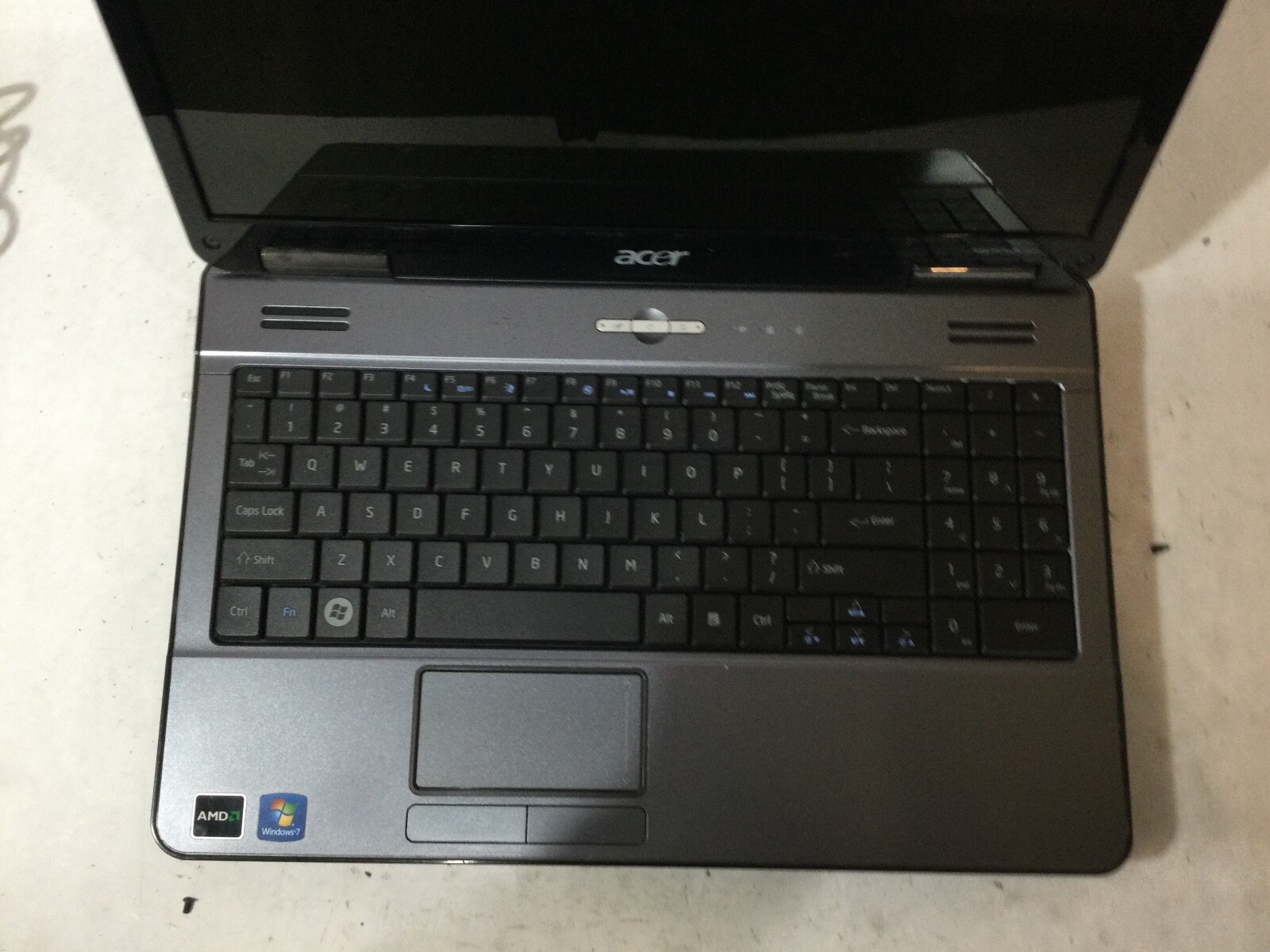 ACER ASPIRE S517 – FOR PARTS – AMD ATHLON – NO RAM – 17″ – READ DESCRIPTION – BB