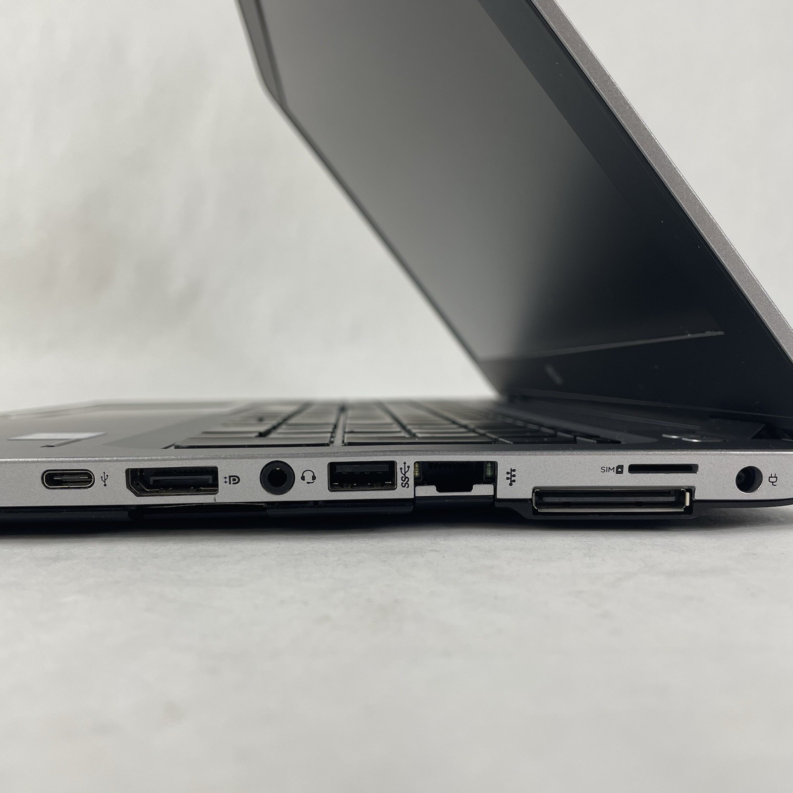 HP EliteBook 850 G3 15.6″ i7-6600U 2.60 GHz 16 GB RAM No SSD/OS/AC – Bad Bottom