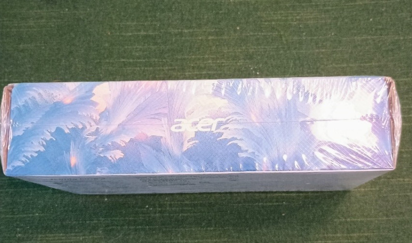 acer iconia one 7 NEW IN BOX & FACTORY PLASTIC WRAP