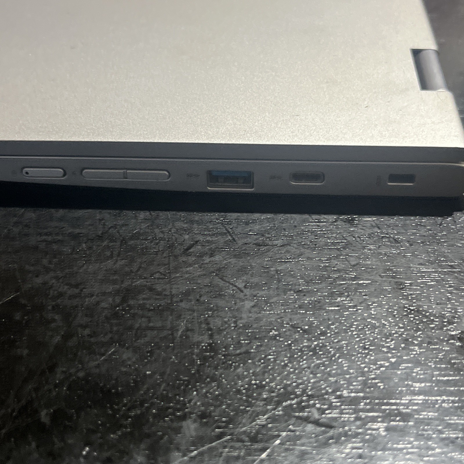 Lenovo Chromebook C340 11.6″ 2-in-1 Laptop – for parts / Repair